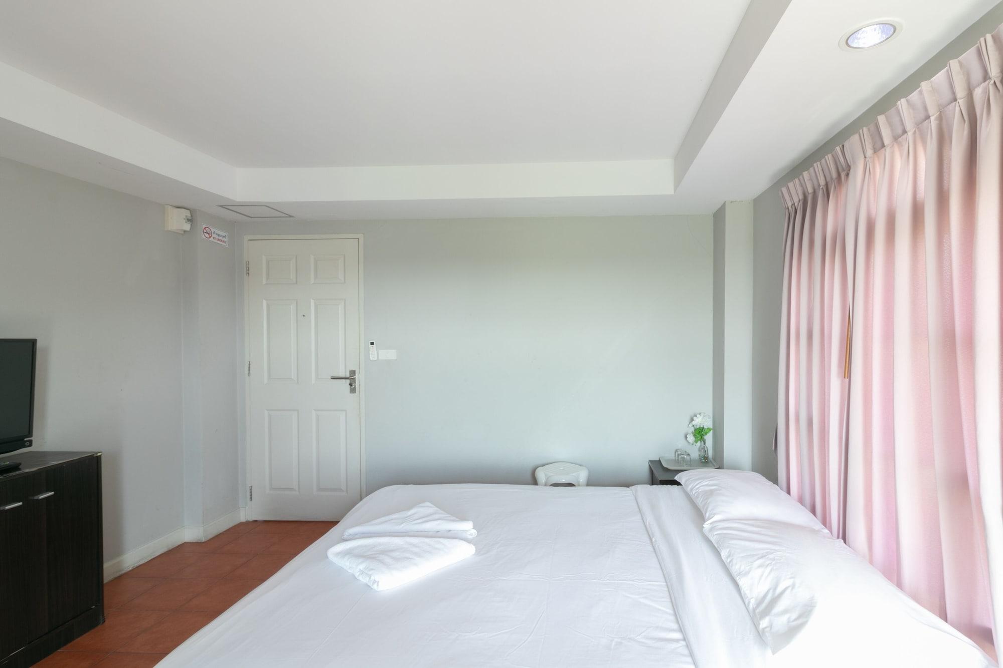 Resortel Lat Phrao 91 Bangkok Exterior photo